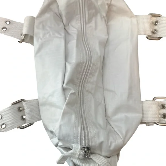 Stylish White Nylon Shoulder Bag - Picture 3 of 4